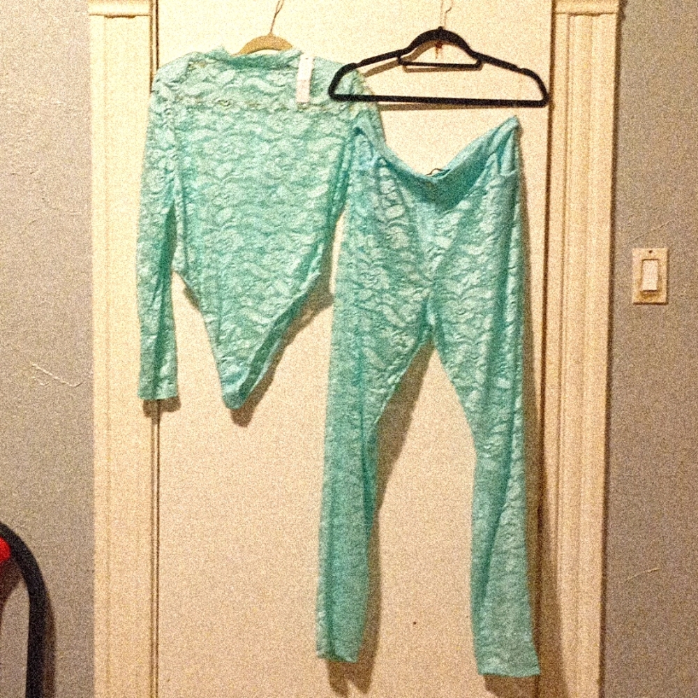 Good Times USA seafoam green laced set. Size (2X).